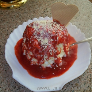 Spaghettieis - Ice cream made to look like Spaghetti