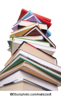 Bücherstapel - ©iStockphoto.com/matezsolt