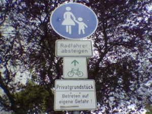 Confusing sign for Cyclists