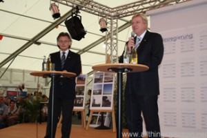 Ministerpräsident Volker Bouffier and Statesecretary Michael Bußer answer questions at the Hessentag in Oberursel