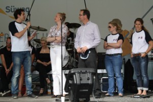 Bastian Korff with Prof.Dr. Luise Hölscher and Jörg Schmidt on the Süwag stage during the Hessentag in Oberursel