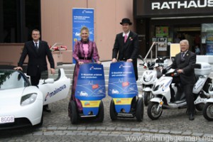 The Hessentagspaar take delivery of their Segways
