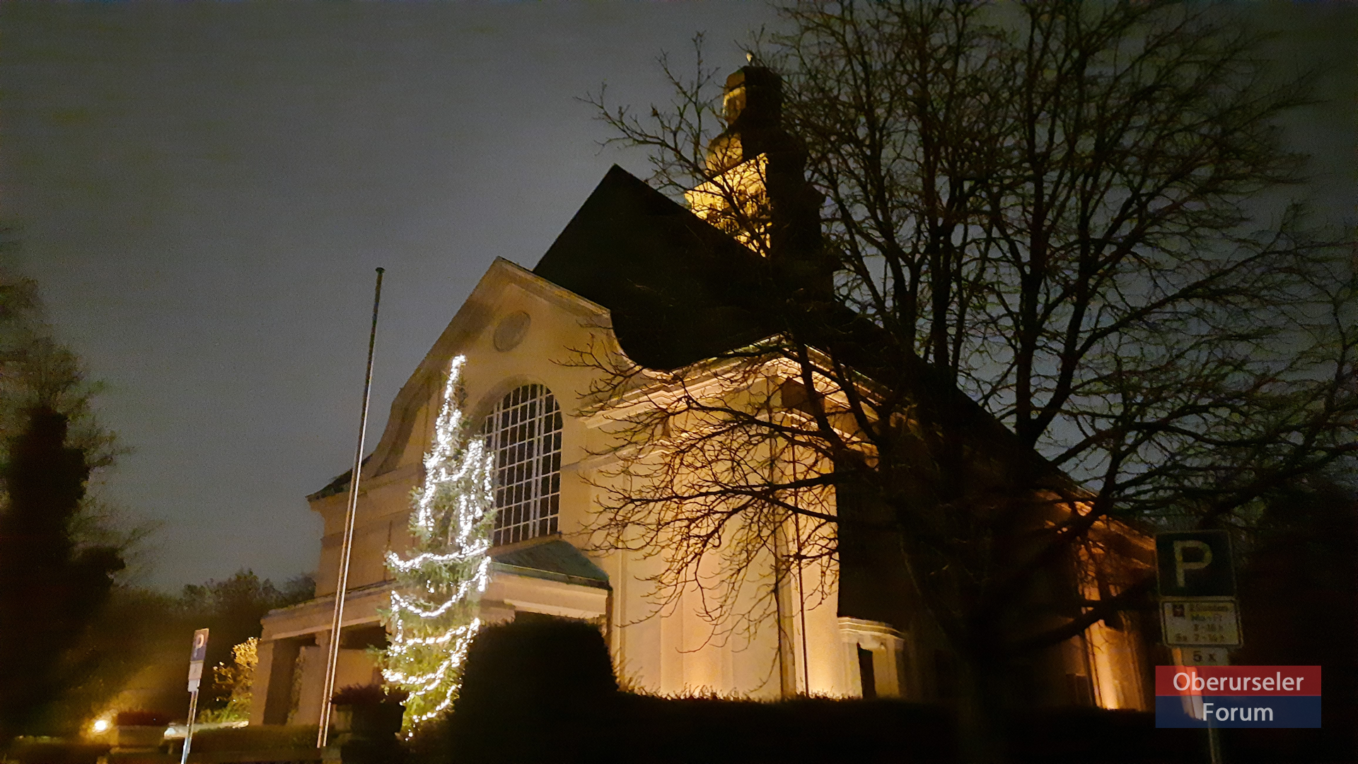 The Christus Kirche in Oberursel lit up at night