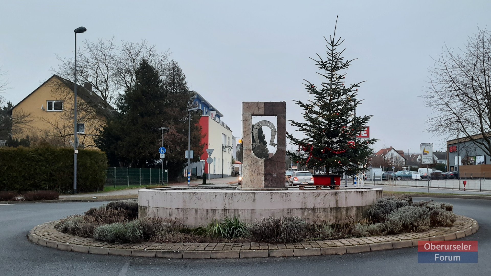 A Christmas Tree at the Fountain Roundabout in Oberstedten