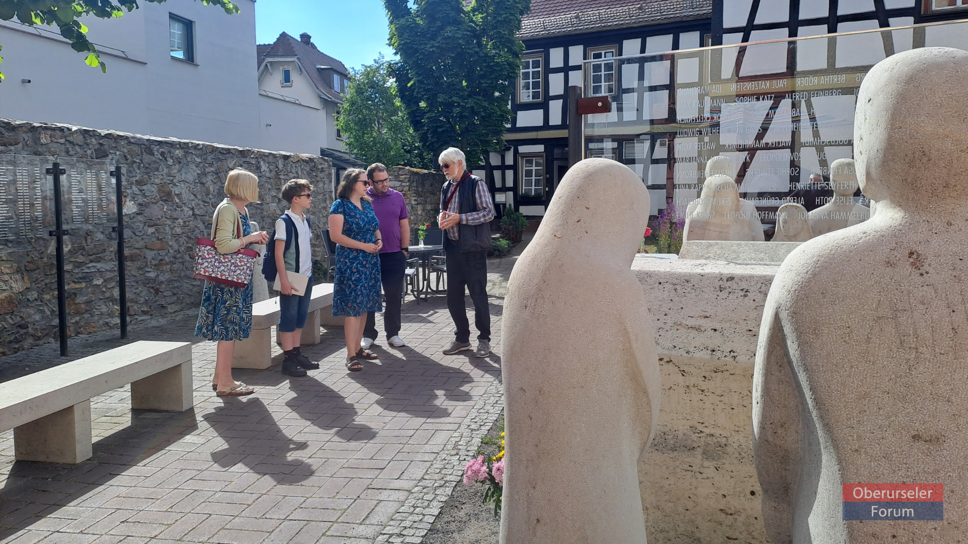 Geraubte Kindheit und Besuch aus Rushmoor