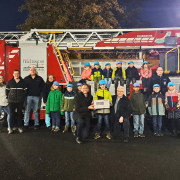 Eine Spende für die Minifeuerwehr
