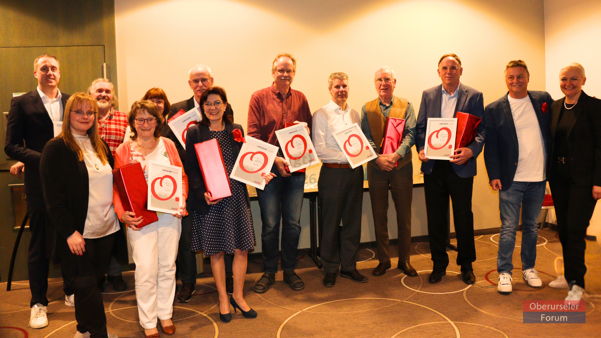 Geehrte Mitgleider: (v.l.n.r. mit Zertifikaten) Catherine Obstétar, Susanne Schneider, Michael Friedrich, Jürgen Windecker, Olaf Windecker, Alexander Bommersheim