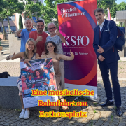 Eine musikalische Bahnfahrt am Rathausplatz
