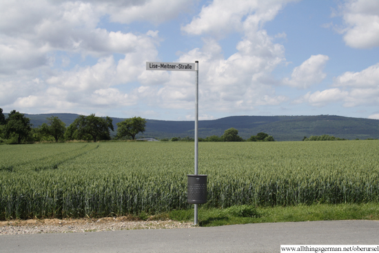 Lise-Meitner-Straße in Oberursel