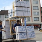 The "dream team" bicycle from the FH Frankfurt loaded with removal boxes