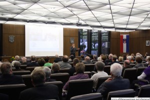 Dr. Fabian Vogt singing a song from the Ursella musical