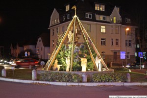 The Homm Roundabout with a crib scene