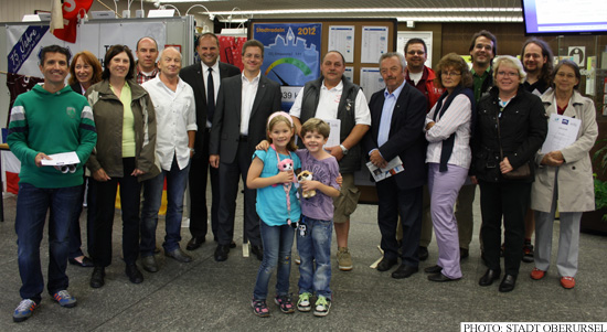 Alderman Christof Fink with some of the Stadtradeln participants (Photo: Stadt Oberursel)