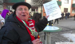 Local comedian Schüssel prepares to commentate on the procession