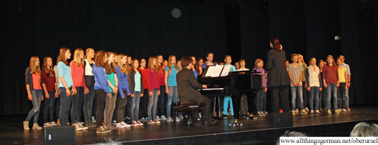 The school choir with pupils from years 6 to 8 The school choir with pupils from years 6 to 8