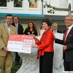 The Taunus Sparkasse presenting the cheque