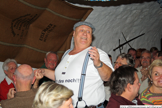 Aach des noch - Schüssel Premiere at the Brauhaus