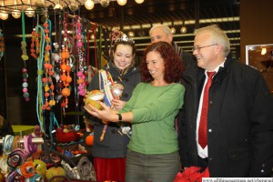 Annabel I. and Brunnenmeister Kurt pay a visit to FilzMania in the town hall (www.filzmania.de)