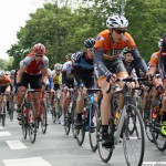 The U23 group passing the Station Rosengärtchen during the cycle race Rund um den Finanzplatz Eschborn-Frankfurt