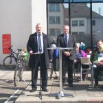 Mayor Hans-Georg Brum and Dr. Christoph Müllerleile at the Epinay-Platz