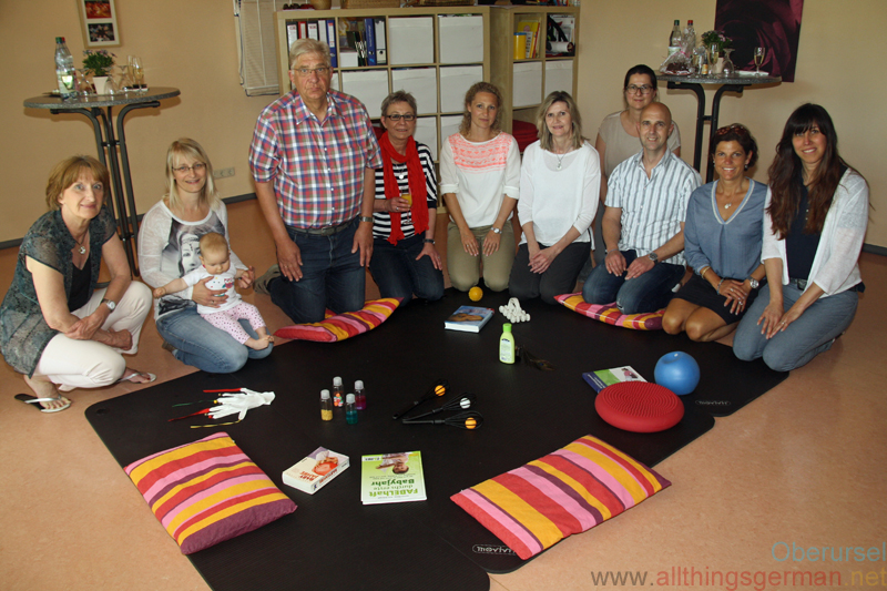 Trainers and partners at the Kifaz in Rosengärtchen celebrate 5 years of courses