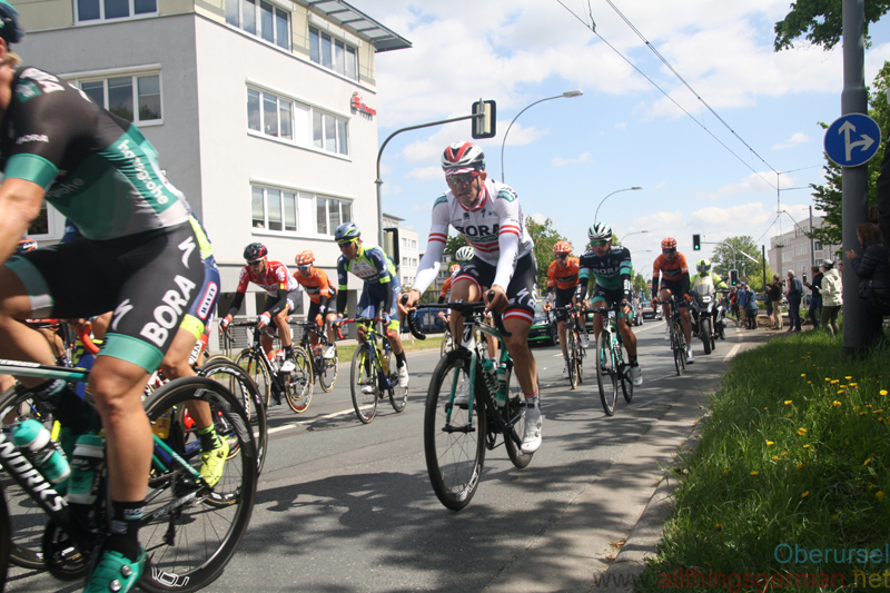 The "Elite" race passing the railway crossing at Camp King - Tuesday, 1st May, 2018