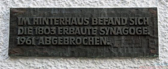 The commemorative plaque in the Weidengasse