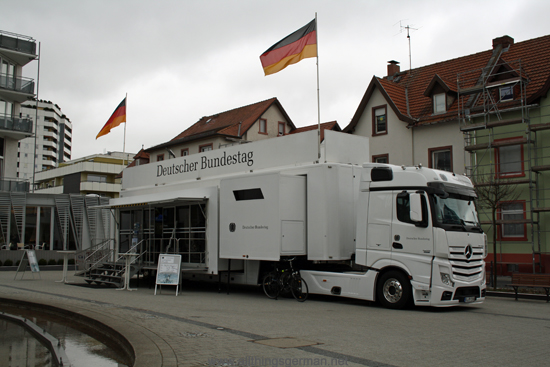 The Bundestag lorry on the Epinayplatz in Oberursel