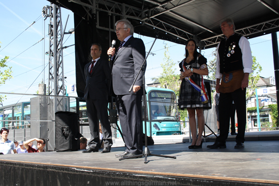 Hans-Georg Brum and Dr. Justus Förschner open the Bahnhofsfest in Oberursel